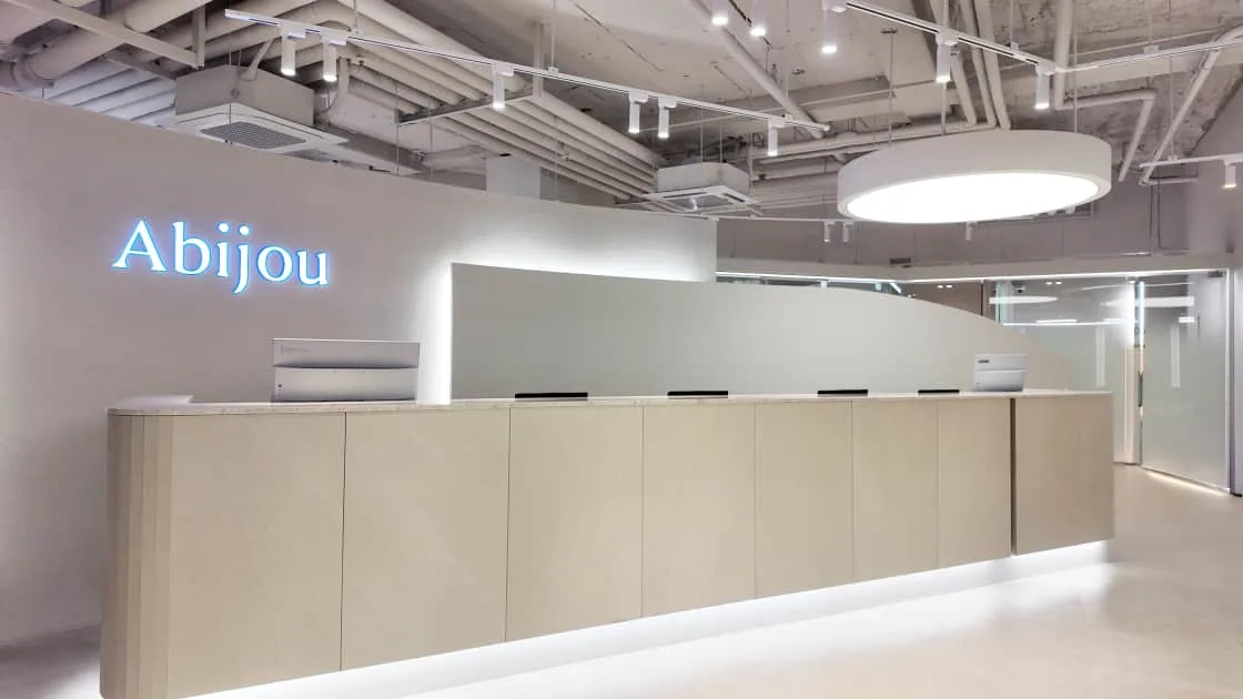 Abijou Gangseo — reception desk